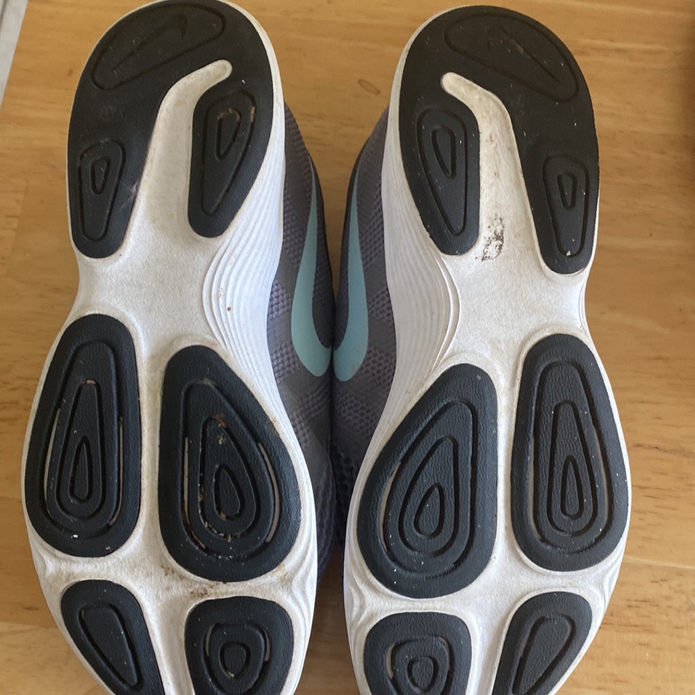Shoes - Picture 2 of 5